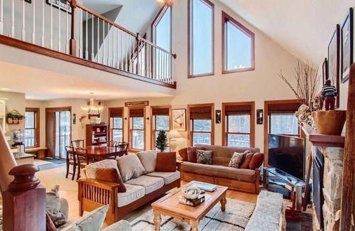Killington House | Cortina Mountain Chalet by Killington Vacation Rentals
