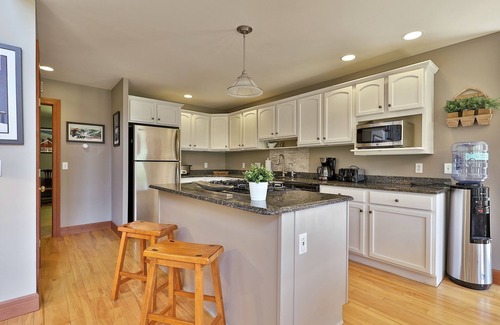 Killington House | Cortina Mountain Chalet - Outdoor Hot Tub - Close To Pico And Killington Mountains 3 Bedroom Home