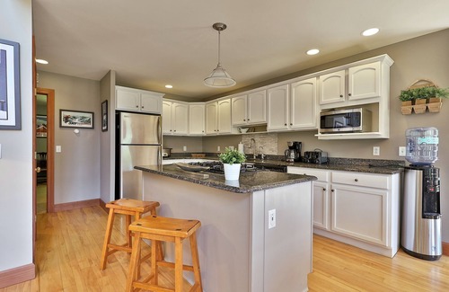 Killington House | Cortina Mountain Chalet - Outdoor Hot Tub - Close to Pico and Killington Mountains