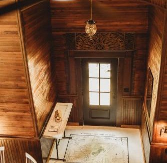 Procious House | Corton Lodge on the Elk River - Bell Tower Suite