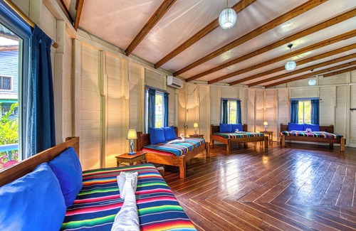 Carenero Island Hotel | Cosmic Crab Resort