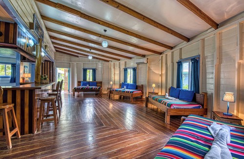 Carenero Island Hotel | Cosmic Crab Resort