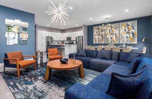 Loughman House | Cosmic Villa w Space Theme BR, Theater, Arcade, Game Loft, Pool - Mins to Disney