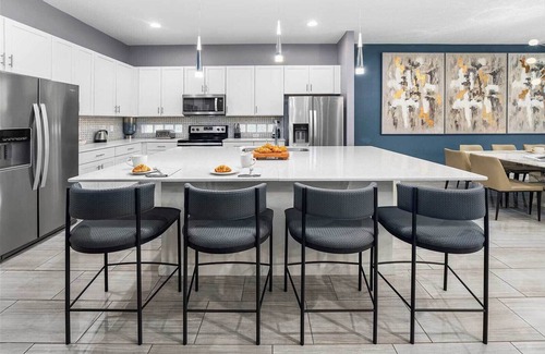 Loughman House | Cosmic Villa w Space Theme BR, Theater, Arcade, Game Loft, Pool - Mins to Disney