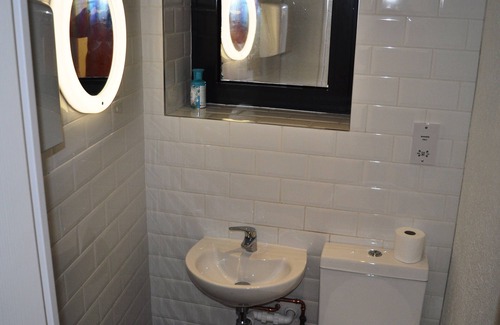 Whitechapel Hotel | Cosmos capsule coworking hub London