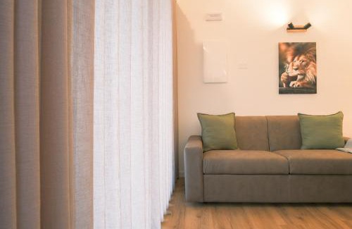Zorzino Apartment | Costa blu - Pool and terrace overlooking the lake