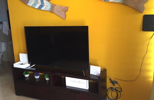 El Combate Condo | Costa del Mar 3200 s/f luxurious penthouse, w/magnificent ocean view, WiFi, A/C