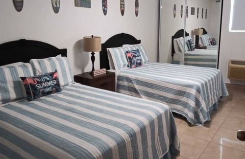 El Combate Condo | Costa del Mar 3200 s/f luxurious penthouse, w/magnificent ocean view, WiFi, A/C