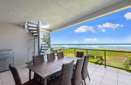North Creek House | Costa del Sol - Beachfront Lennox Head