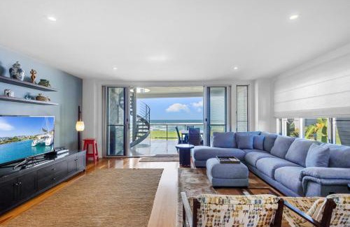 North Creek House | Costa del Sol - Beachfront Lennox Head