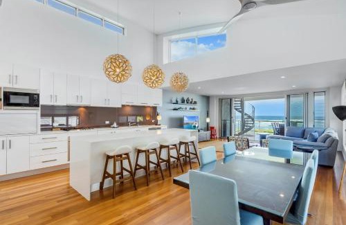 North Creek House | Costa del Sol - Beachfront Lennox Head