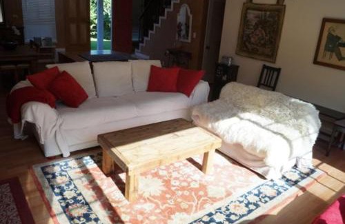 Westside Costa Mesa House | Costa mesa 4 bedroom home with jacuzzi