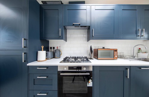 Balham Apartment | Cosy 1 bed flat Zone 2 Metro station close to central London with free Parking.