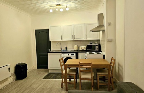 Bridgend Apartment | Cosy 1 bedroom flat near Bridgend town centre