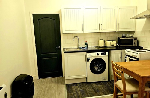 Bridgend Apartment | Cosy 1 bedroom flat near Bridgend town centre