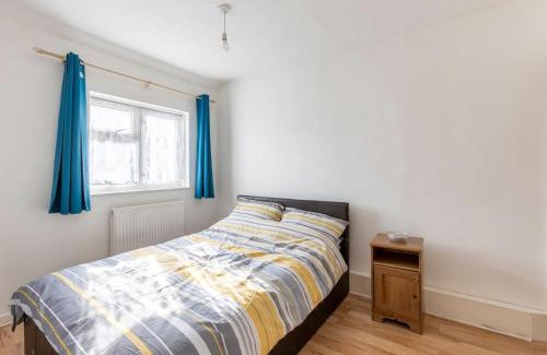 Gascoigne Apartment | cosy 1 bedroom flat near Barking town centre