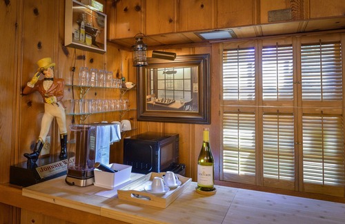 Piedmont Pines House | Cosy 1950 newly restored home in the woods