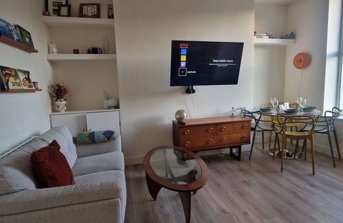 Rathmines Apartment | Cosy 1BD in Refurbed Victorian House, Heart of D6