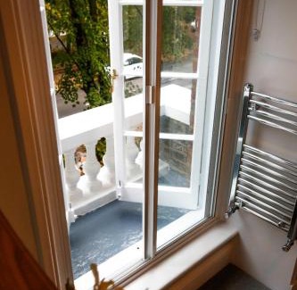 East Putney Apartment | Cosy 1BR Apt with Balcony, East Putney,2min Tube