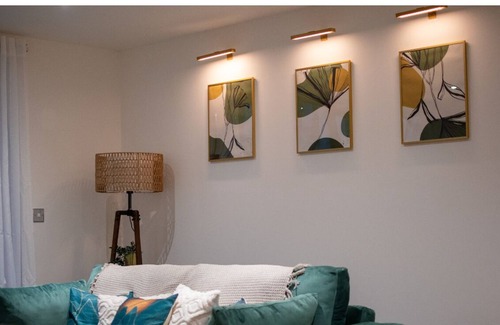 Lea Bridge Apartment | Cosy 2 Bed Riverside Apartment + Free Parking