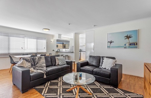 Maroochydore Apartment | Cosy 2-Bedroom Seaside Unit Steps from Beach