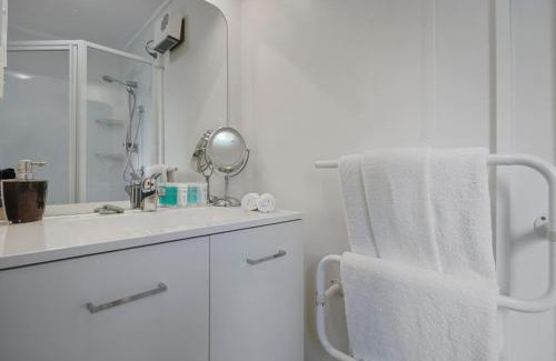 Mission Bay House | Cosy 2 Bedrooms at Mission Bay