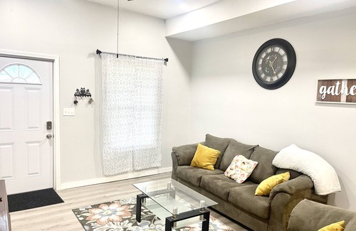 St. Louis Condo | Cosy 2 bedrooms with free parking