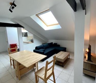 Chalons-en-Champagne Apartment | COSY 2 couchages - secteur SNCF - Parking