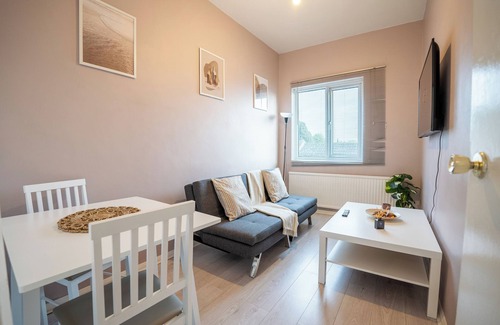 Selhurst Apartment | Cosy 2bed Flat-Easy Links to Central London and Gatwick Airport-Free Parking