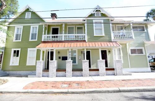 Hyde Park Apartment | Cosy 3-Bedroom Downtown Walk to Convention Center