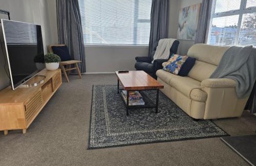 Papakura House | Cosy 3 Bedroom home in Auckland