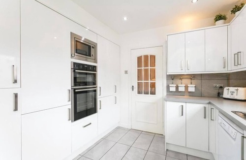 Aberdeen House | Cosy 3-Bedroom House near ARI, University of Aberdeen/Foresterhill, City Centre