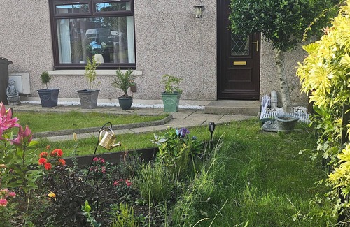 Aberdeen House | Cosy 3-Bedroom House near ARI, University of Aberdeen/Foresterhill, City Centre