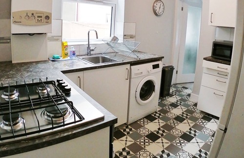 Portsmouth House | Cosy 4 bedroom house in Fratton, Portsmouth