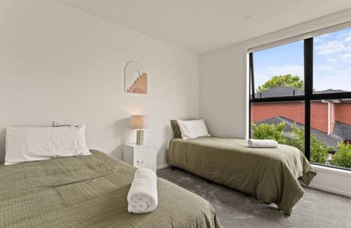 Henderson House | Cosy and Stylish Auckland Home