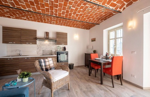 Costigliole d'Asti Apartment | Cosy apartment for 2 people with WIFI, pool, A/C, TV, patio and parking