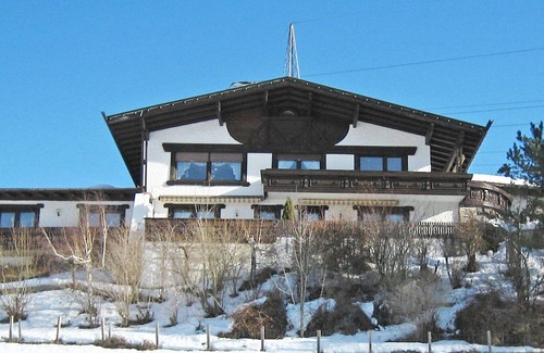 Pfons Apartment | Cosy apartment for 5 guests with TV, terrace, panoramic view and parking