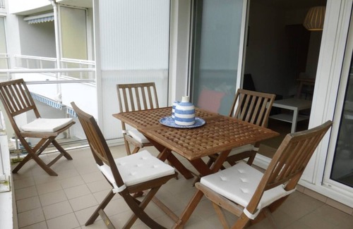 La Baule-Escoublac Apartment | Cosy apartment, park view, 3 mins from Benoit beach