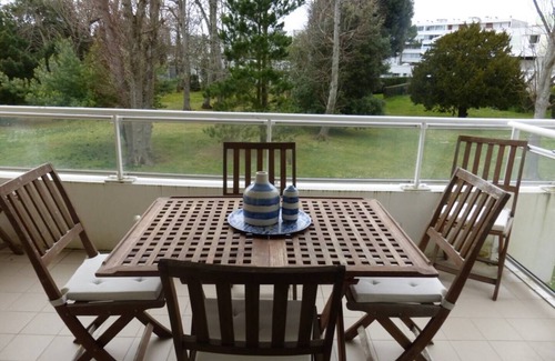 La Baule-Escoublac Apartment | Cosy apartment, park view, 3 mins from Benoit beach