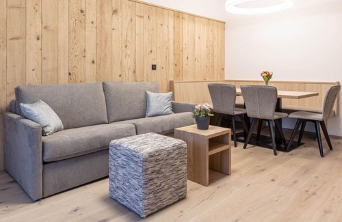 Reith bei Kitzbuehel Apartment | Cosy apartment for 5 guests with WIFI, hot tub, TV, balcony, pets allowed and parking