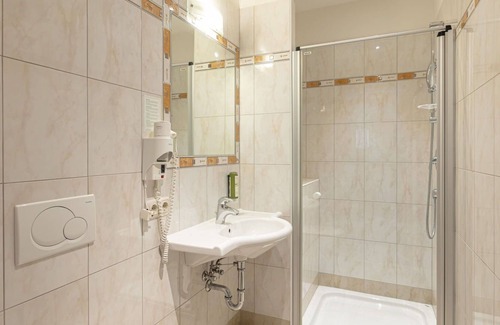 Reith bei Kitzbuehel Apartment | Cosy apartment for 5 guests with WIFI, hot tub, TV, balcony, pets allowed and parking