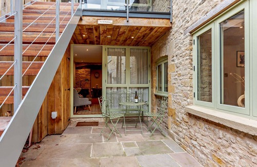 Stow-on-the-Wold Apartment | Cosy apartment in the Cotswolds - The Old Workshop