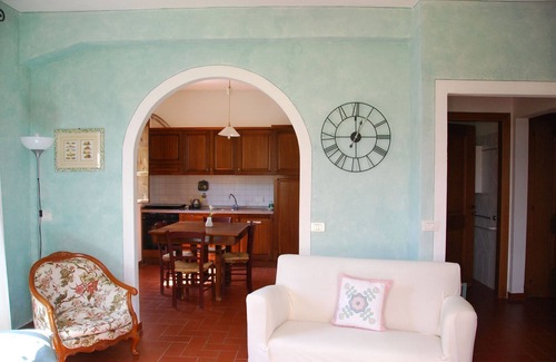 Castelfiorentino Villa | Cosy apartment in villa with WIFI, pool, patio and panoramic view, close to San Gimignano