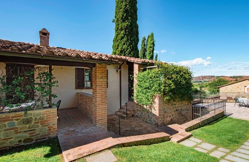 Popoltaio-Schiacciato Villa | Cosy apartment in villa for 8 guests with pool, WIFI, A/C, TV, patio and parking