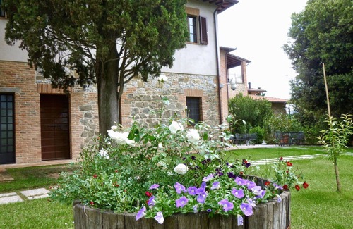 Popoltaio-Schiacciato Villa | Cosy apartment in villa for 8 guests with pool, WIFI, A/C, TV, patio and parking
