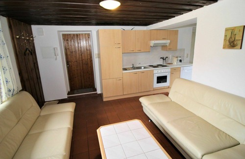 Muhldorf Apartment | Cosy apartment for 7 people with WIFI, TV, terrace and panoramic view