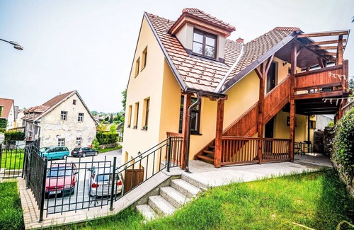 Cesky Krumlov Apartment | Cosy apartment for 5 guests with WIFI, patio, pets allowed and parking