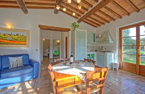 Simignano Apartment | Cosy apartment for 4 guests with WIFI, pool, TV, patio, pets allowed, panoramic view and parking