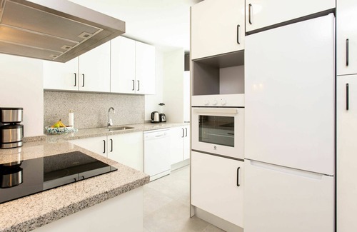 Torre del Mar Apartment | Cosy apartment for 4 people with WIFI, A/C, pool, terrace and parking