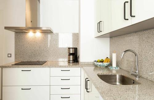 Torre del Mar Apartment | Cosy apartment for 4 people with WIFI, A/C, pool, terrace and parking